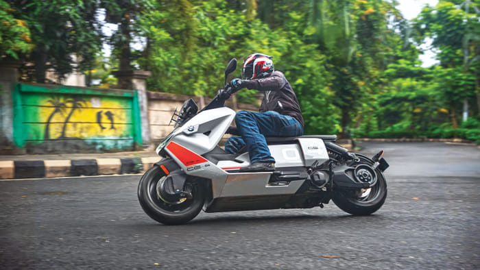 BMW CE 04 cornering shot
